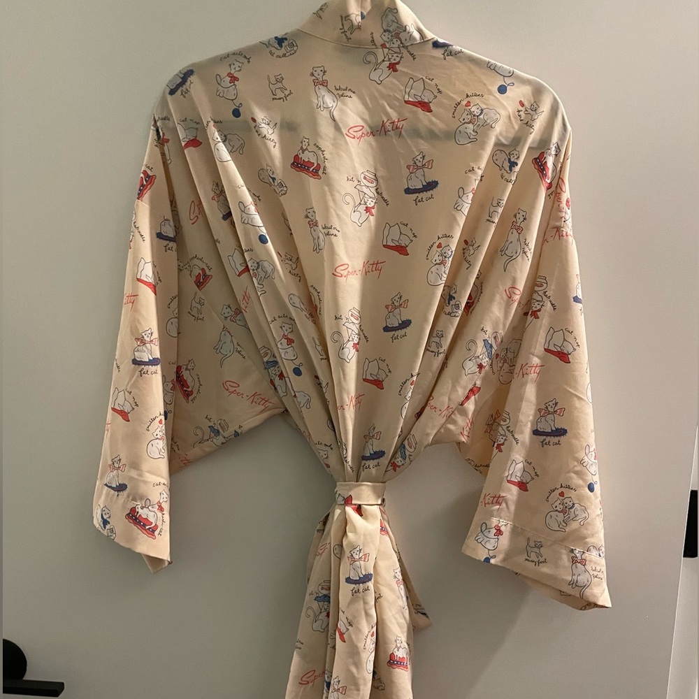 Cat Robe - Picture 2 of 4